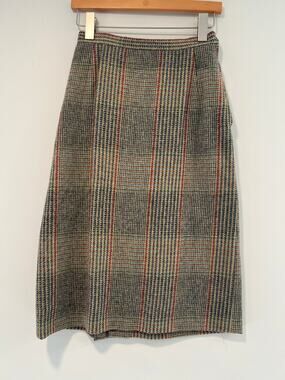 Vintage A-Line Wool Skirt Tan & Red Plaid Made in USA Size Small JL
